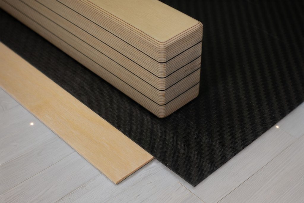 Componente Armour Moitech che unisce fibra di carbonio e legno per design nautico su misura - 4