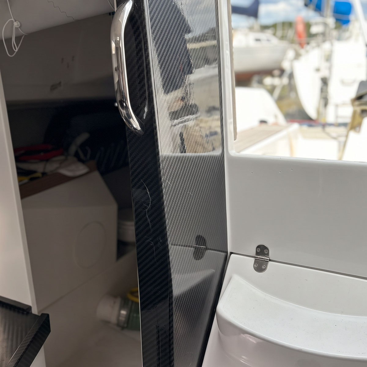 Interni in fibra di carbonio per barca da competizione sviluppati da Moitech: riduzione del peso superiore al 60%. - 2
